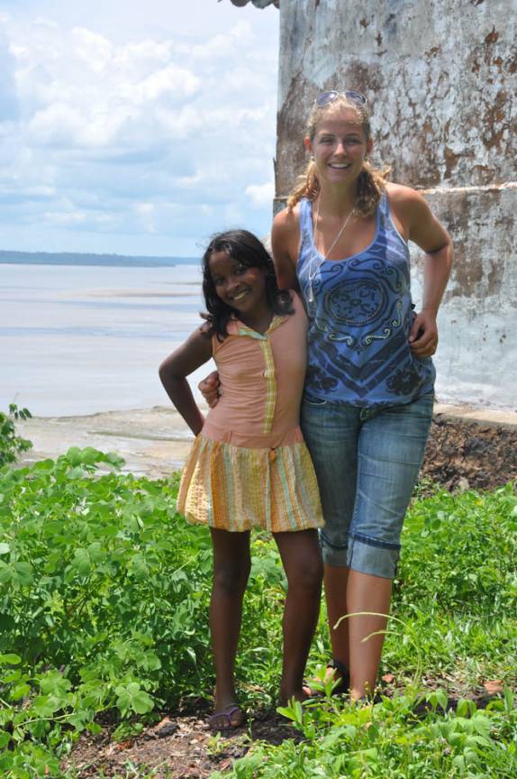 Com a pequena e esperta Lisandra, em Alcântara - MA